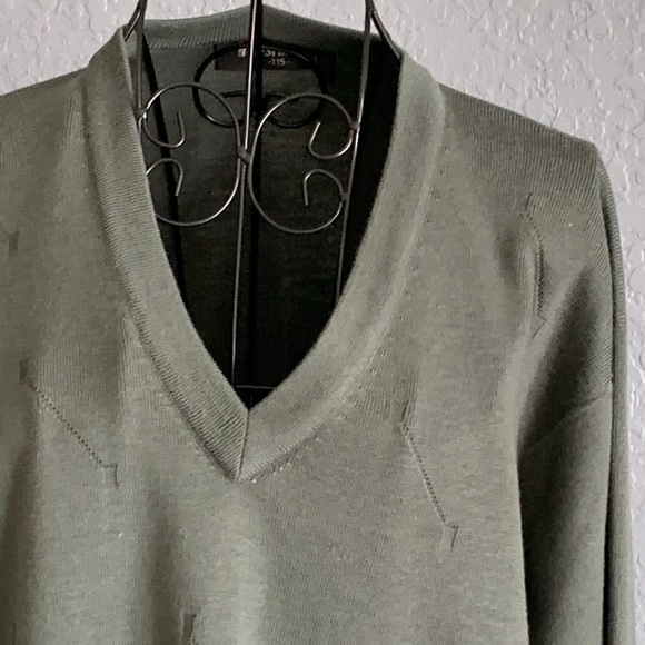 Wool sweater. Color green sage. - Picture 2 of 4